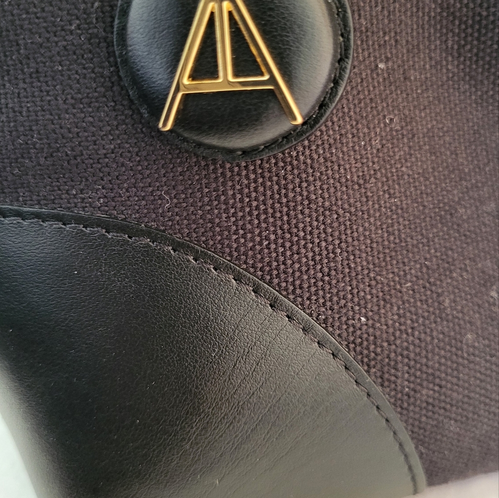 ⚜️NEW! $300. T. ANTHONY Black Tote W/ Handles & Crossbody Strap BOX & BAG - Picture 7 of 15